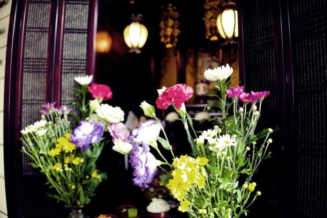 仏壇と花