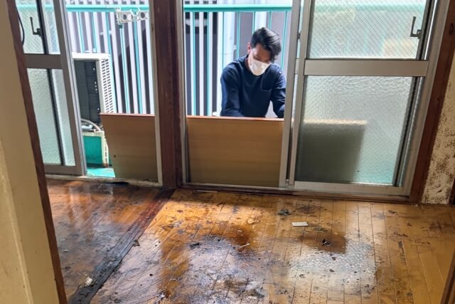 ハウスクリーニング時の作業風景