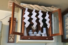 オフィス内の神棚